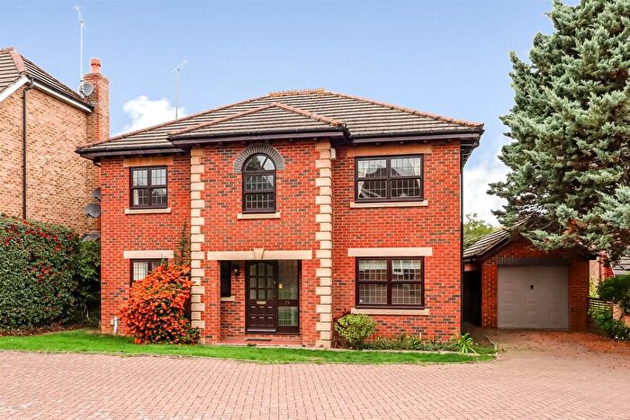 4 Bedroom Property To Rent In Redgrove Park, Cheltenham, GL51