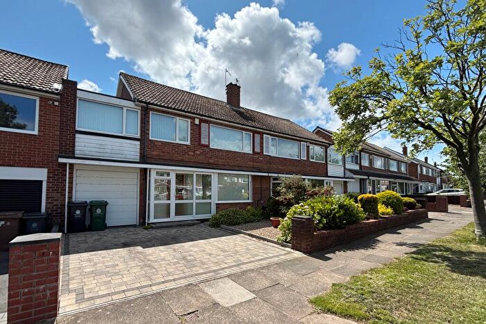 5 Bedroom Semi-Detached House For Sale In Woodburn Drive, Whitley Bay, Tyne & Wear, NE26