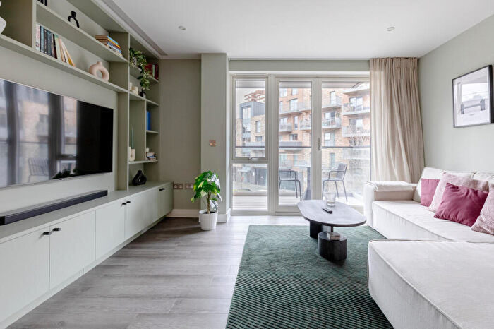 2 Bedroom Apartment To Rent In New North Road, London, ., N1