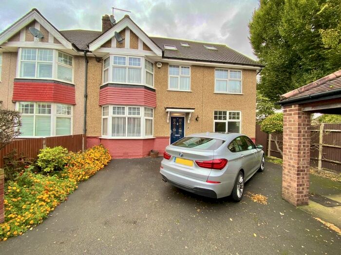 5 Bedroom Property To Rent In Holmbury Gardens, Hayes, UB3