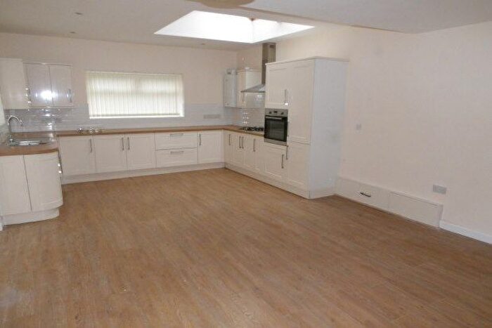 3 Bedroom Bungalow To Rent In Aysgarth Avenue, Liverpool, L12