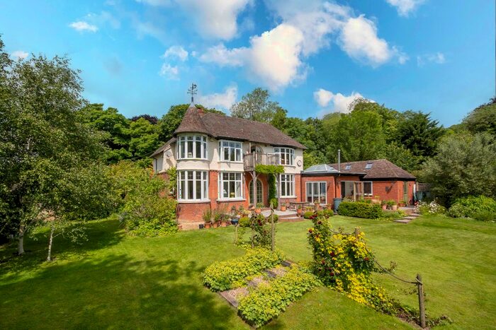 4 Bedroom Detached House For Sale In The Hill, Charing, TN27