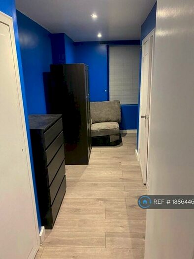 1 Bedroom Flat To Rent In Blackmoorfoot Road, Huddersfield, HD4