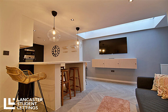 7 Bedroom House To Rent In Scotforth Road, Lancaster, LA1