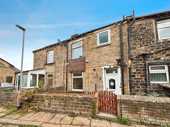 2 Bedroom Terraced House For Sale In School Lane, Bradford, BD6