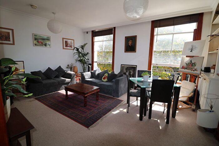 1 Bedroom Flat To Rent In St Johns Hill, Clapham, SW11