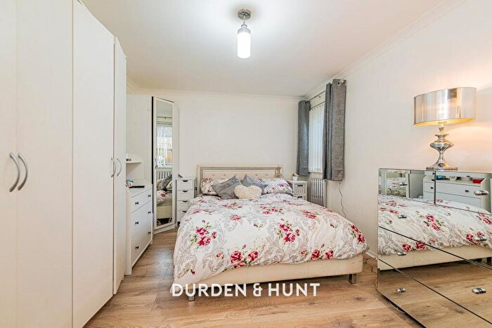 1 Bedroom Apartment For Sale In Ireton Street, Bow, E3