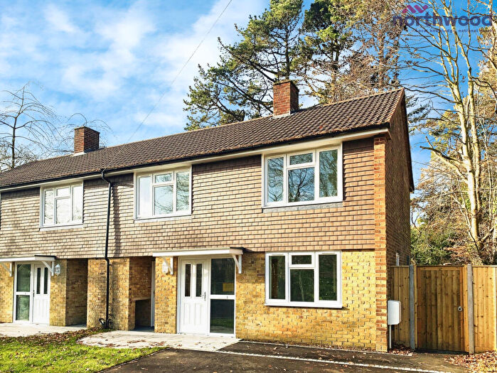 3 Bedroom Semi-Detached House To Rent In Golf Course Road, Bassett, Southampton, SO16