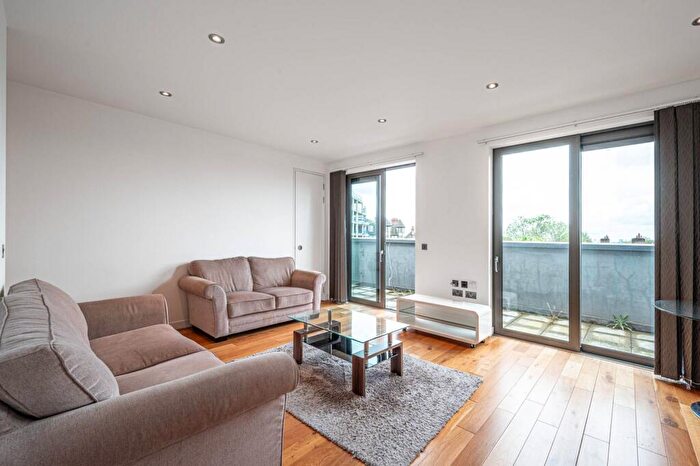 2 Bedroom Flat For Sale In The Cascades, Hampstead, London, NW3