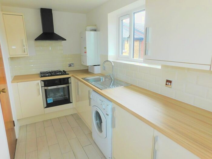 2 Bedroom Flat To Rent In Birchwood Close, Morden, Surrey, SM4