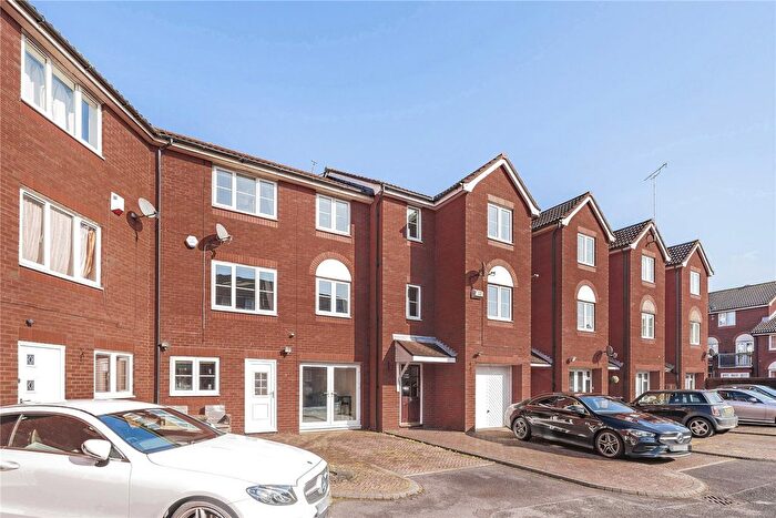 4 Bedroom Terraced House To Rent In Captains Place, Southampton, Hampshire, SO14