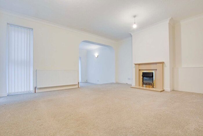 3 Bedroom Semi-Detached House To Rent In Milton Close, Wigston, Leicester, LE18