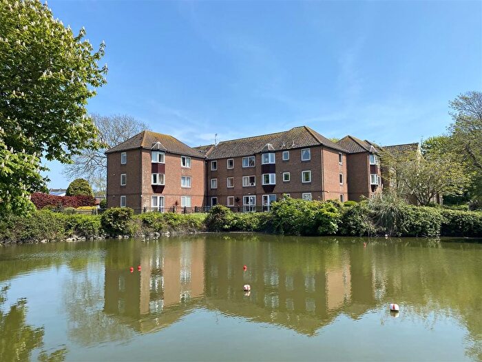 1 Bedroom Flat For Sale In Swiss Gardens, Shoreham-By-Sea, BN43