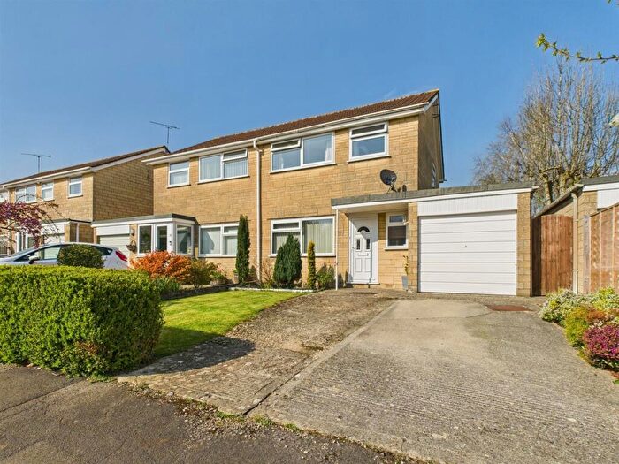 3 Bedroom Semi-Detached House For Sale In Sarum Road, Chippenham, SN14