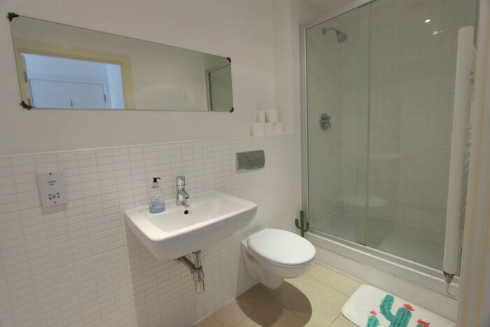 2 Bedroom Apartment To Rent In City Point, Solly Street, Sheffield, S1