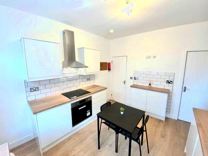 2 Bedroom Terraced House To Rent In Carberry Terrace, Leeds, LS6