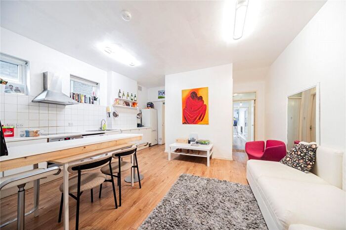 3 Bedroom Flat For Sale In Park Lane, Tottenham, London, N17