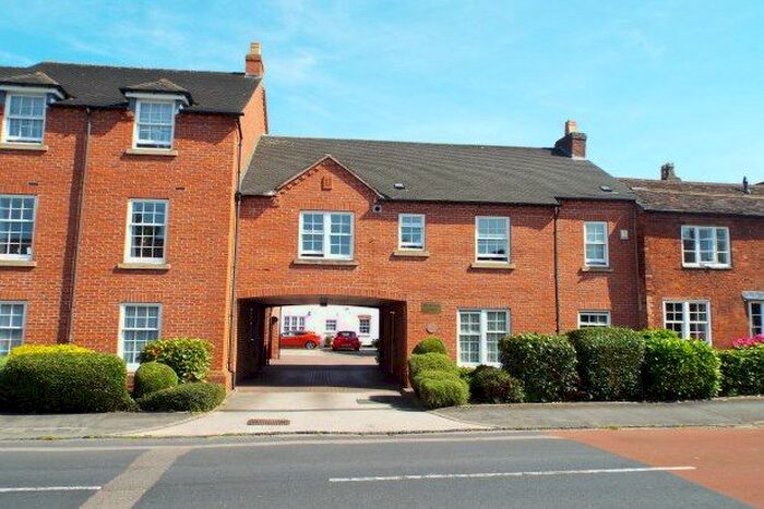 2 Bedroom Flat To Rent In Brewhouse Court, Lichfield WS13