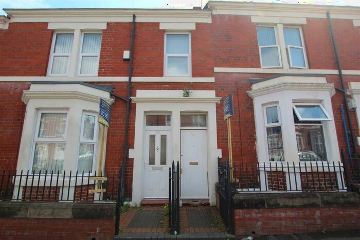 2 Bedroom Flat To Rent In Wingrove Gardens, Newcastle Upon Tyne, NE4