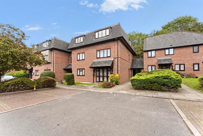 1 Bedroom Property For Sale In Westcombe Lodge, Hayes, Middlesex, UB4