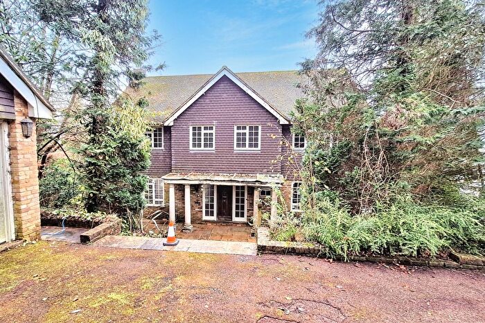 Detached House For Sale In Stonehouse Lane, Cookham, Maidenhead, SL6