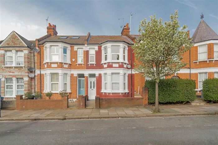 4 Bedroom Terraced House To Rent In Ivy Road, Cricklewood, NW2