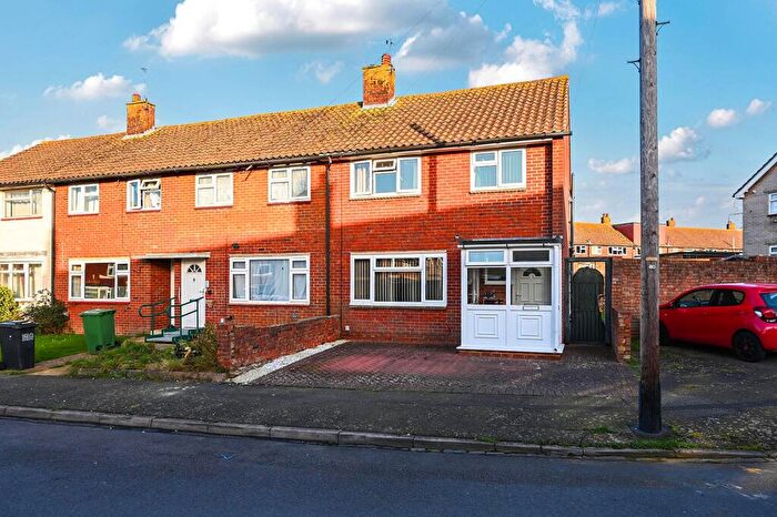 3 Bedroom End Of Terrace House For Sale In Iden Street, Eastbourne, BN22