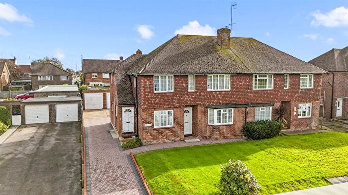 2 Bedroom Flat For Sale In Goring Street, Goring-By-Sea, Worthing, BN12