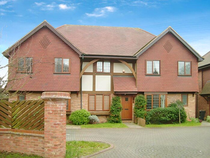 2 Bedroom Terraced House To Rent In Parsonage Close, Oakley, MK43