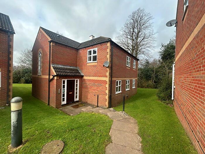 2 Bedroom Flat To Rent In Laurel Bank Mews, Blackwell, B60