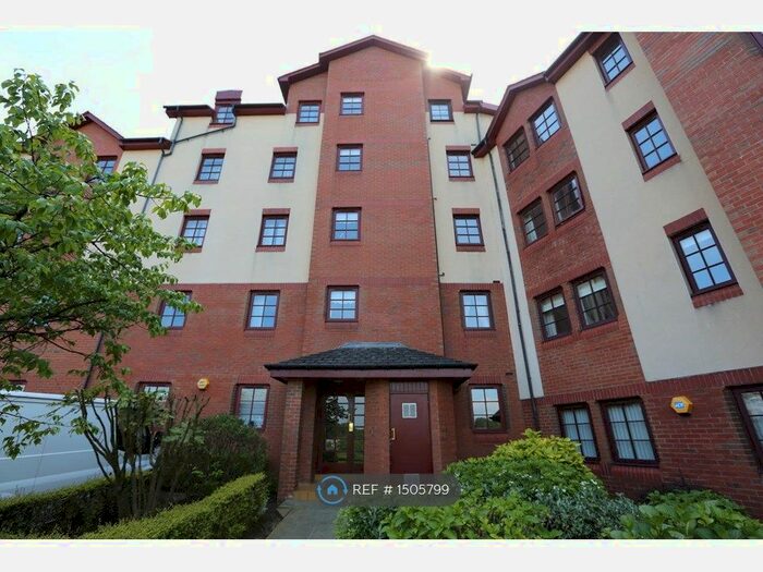 3 Bedroom Flat To Rent In Orchard Brae Avenue, Edinburgh, EH4