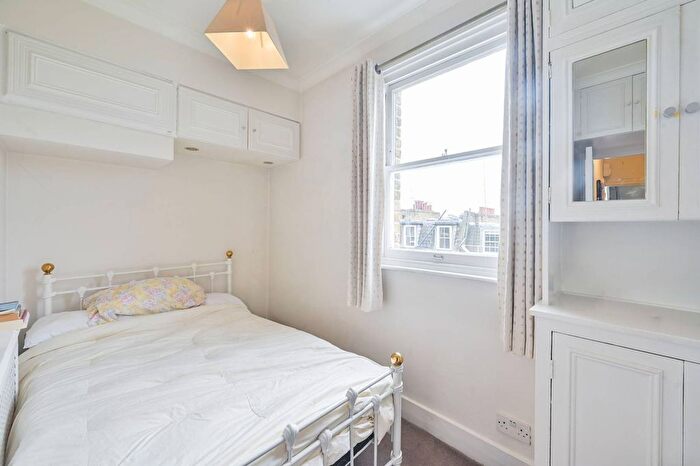 2 Bedroom Flat To Rent In Belgrave Road, Pimlico, London, SW1V