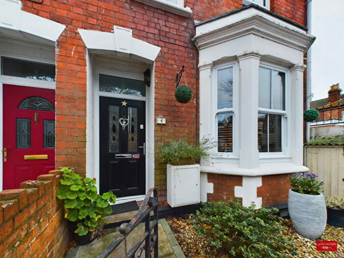 3 Bedroom End Of Terrace House For Sale In Honyatt Road, Gloucester, GL1