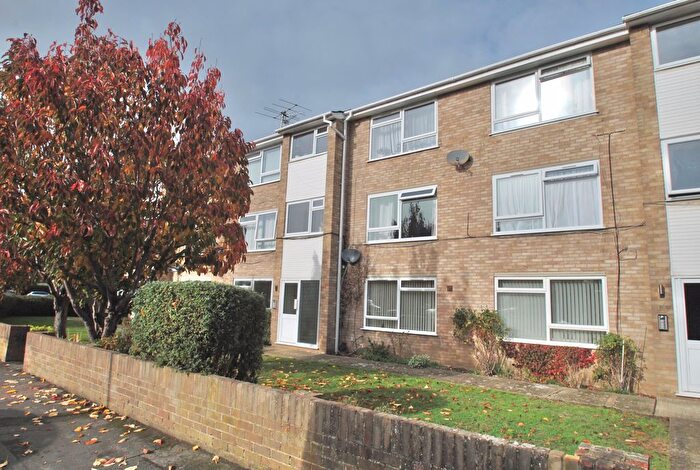 1 Bedroom Flat To Rent In Molesey Avenue, West Molesey, KT8