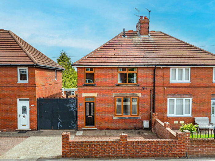 3 Bedroom Semi-Detached House For Sale In Wellington Crescent, Worsbrough, Barnsley, S70