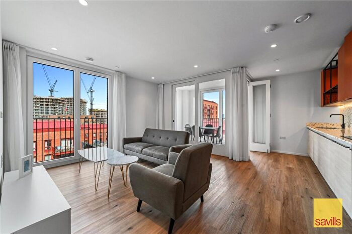2 Bedroom Apartment For Sale In Curlew House, Hawser Lane, Poplar, London, E14