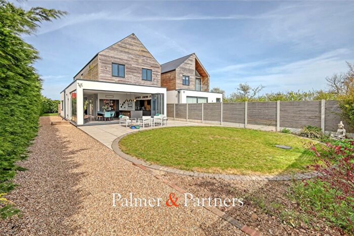 4 Bedroom Detached House For Sale In Point Clear Road, St. Osyth, Clacton-on-Sea, Essex, CO16