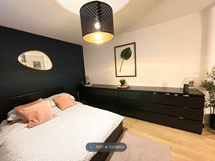 2 Bedroom Flat To Rent In Mullards Close, Mitcham, CR4