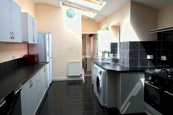 6 Bedroom Terraced House To Rent In Dartmouth Road, Birmingham, B29