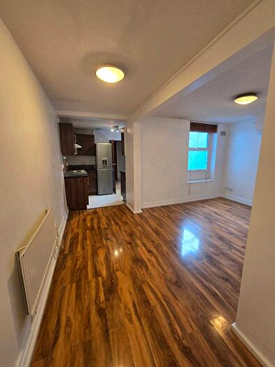 1 Bedroom Flat To Rent In Sackville Road, Hove, BN3