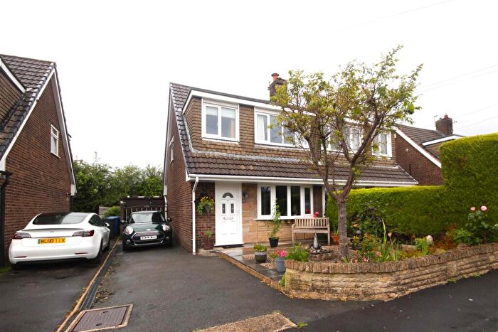 3 Bedroom Semi-Detached House For Sale In Ashurst Road, Leyland, PR25