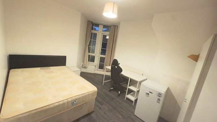 5 Bedroom Flat To Rent In Chicksand Street, London, E1