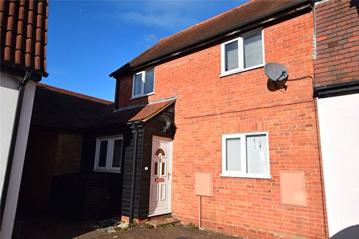 2 Bedroom Semi-Detached House For Sale In Elliot Close, South Woodham Ferrers, Chelmsford, Essex, CM3