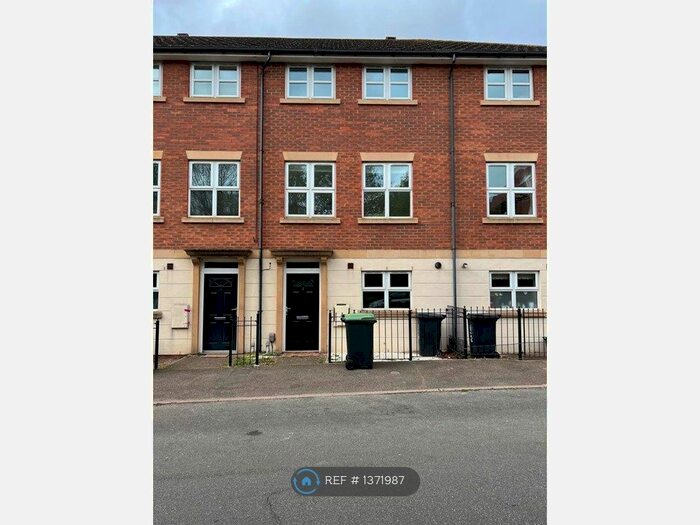 4 Bedroom Terraced House To Rent In Knights Mews, Rushden, NN10
