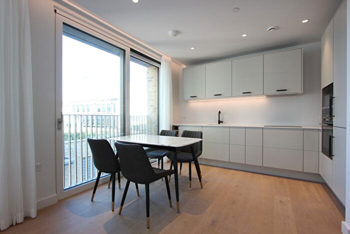 2 Bedroom Flat To Rent In Sovereign Court, Jubilee Walk, London, WC1X