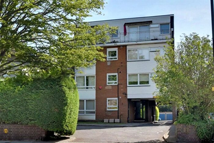 1 Bedroom Flat To Rent In Ivy Court, Lee Road, Blackheath, London, SE3