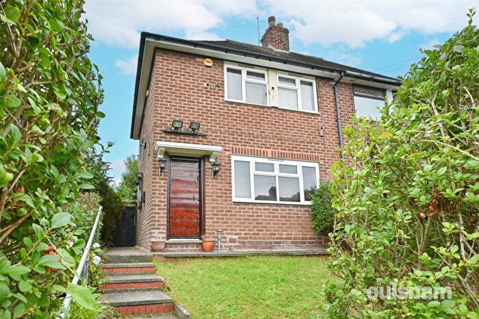 2 Bedroom Semi-Detached House For Sale In Pinner Grove, Quinton, Birmingham, West Midlands, B32