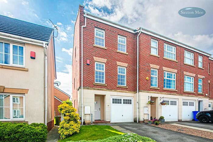 3 Bedroom Town House For Sale In Shining Bank, Handsworth, Sheffield, S13