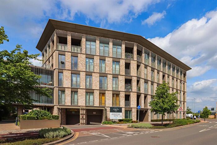 2 Bedroom Flat For Sale In Rudduck Way, Cambridge, CB3
