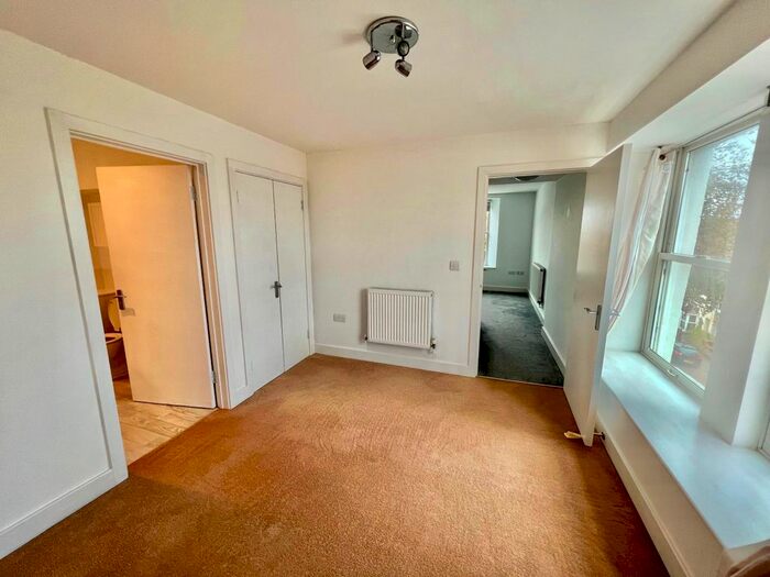1 Bedroom Flat To Rent In Fernleigh Road, Wadebridge, PL27